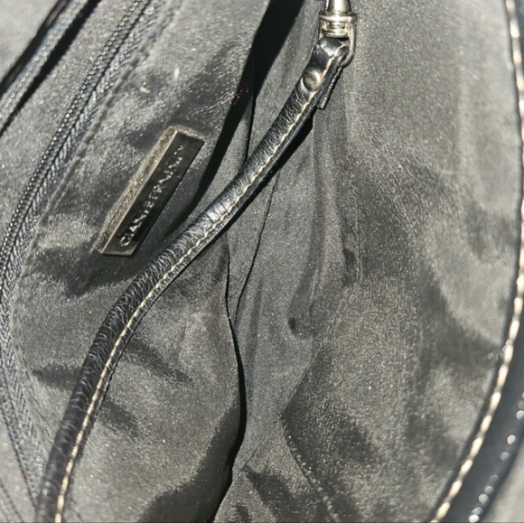 Giani bernini small black shoulder bag W 10"xH 5" EUC no call-outs - Picture 4 of 4